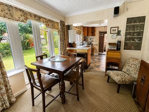 Dining Room_8PMG- click for photo gallery